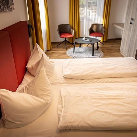 Hotel Gruener Baum Bühlertal エクステリア 写真