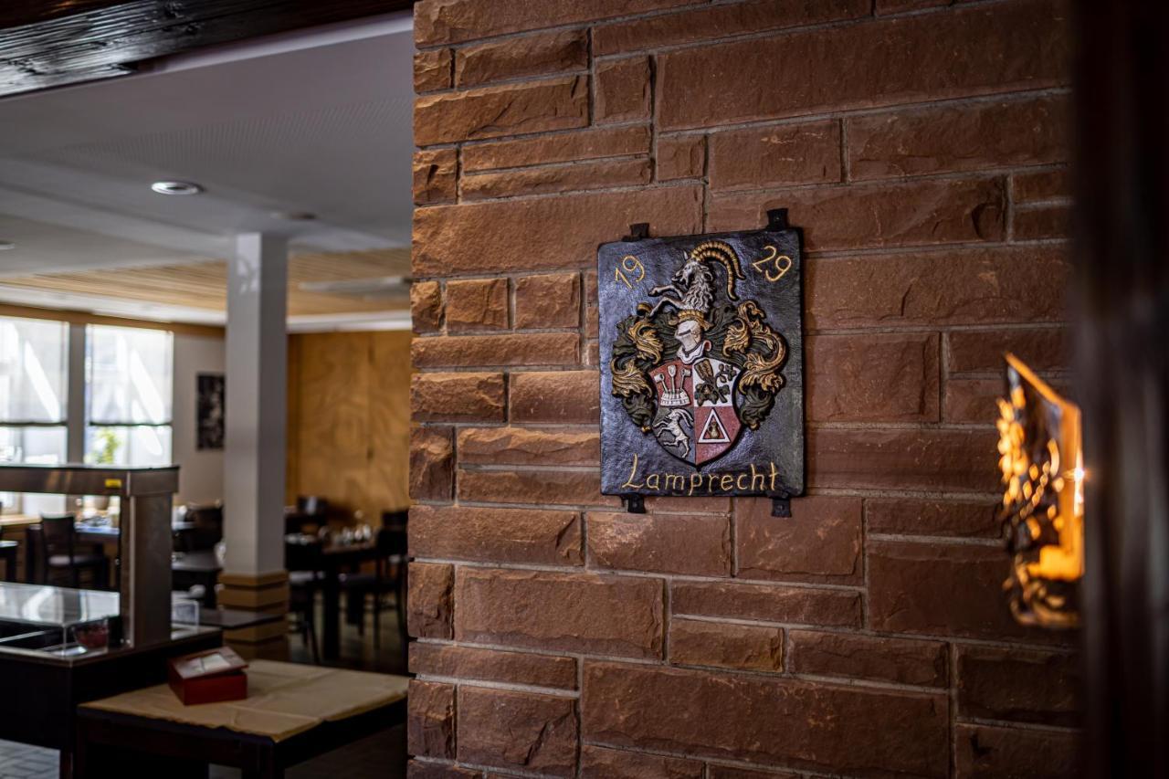 Hotel Gruener Baum Bühlertal エクステリア 写真